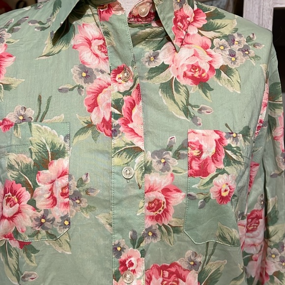 Lauren, Ralph Lauren petite women’s medium floral button-down, long sleeve shirt - Picture 2 of 8